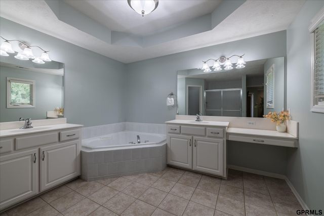 3614 S 185 Avenue, Omaha, NE 68130
