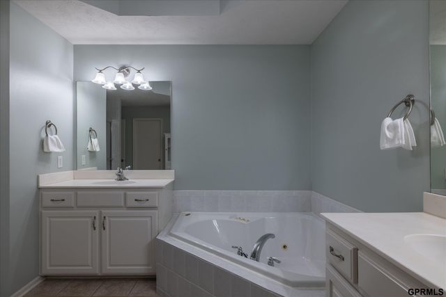 3614 S 185 Avenue, Omaha, NE 68130