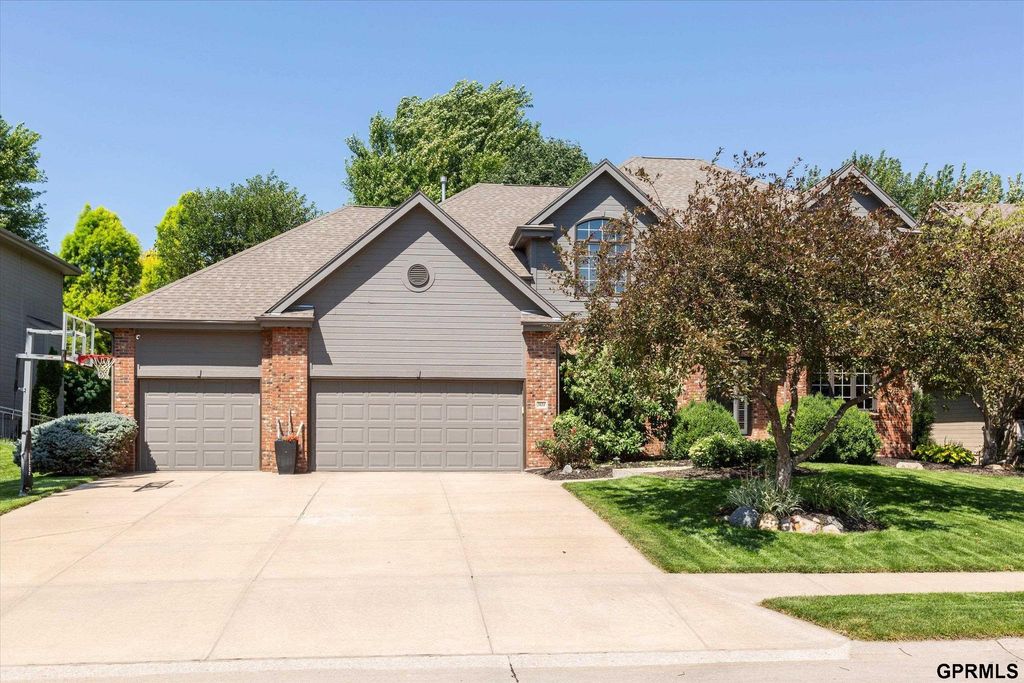 3614 S 185 Avenue, Omaha, NE 68130