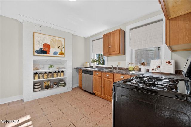 98 Livingston Avenue, Albany, NY 12207