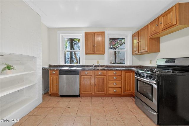 98 Livingston Avenue, Albany, NY 12207