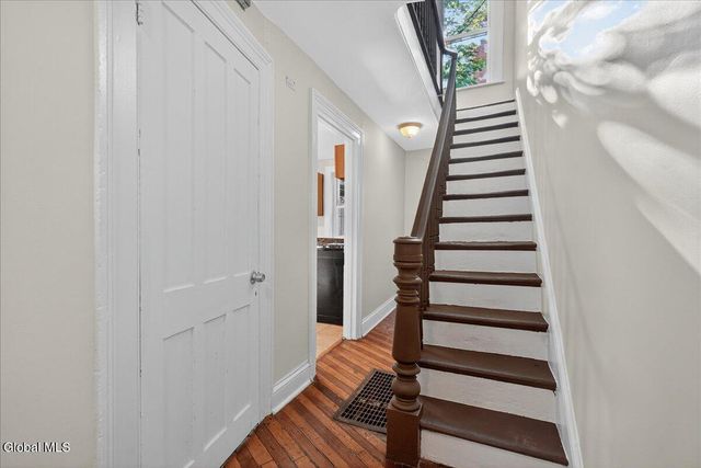 98 Livingston Avenue, Albany, NY 12207