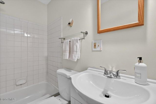 98 Livingston Avenue, Albany, NY 12207