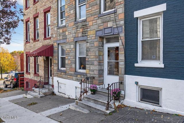 98 Livingston Avenue, Albany, NY 12207