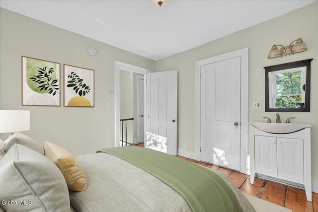 98 Livingston Avenue, Albany, NY 12207