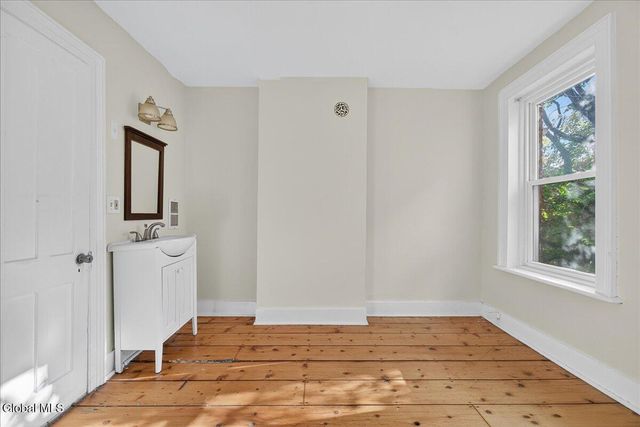 98 Livingston Avenue, Albany, NY 12207