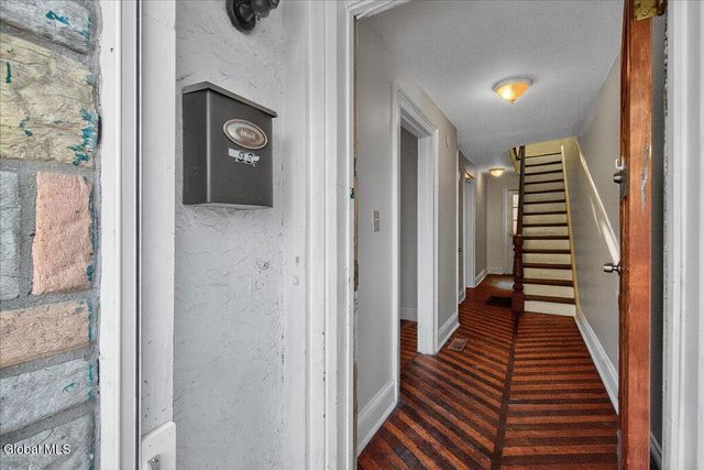 98 Livingston Avenue, Albany, NY 12207