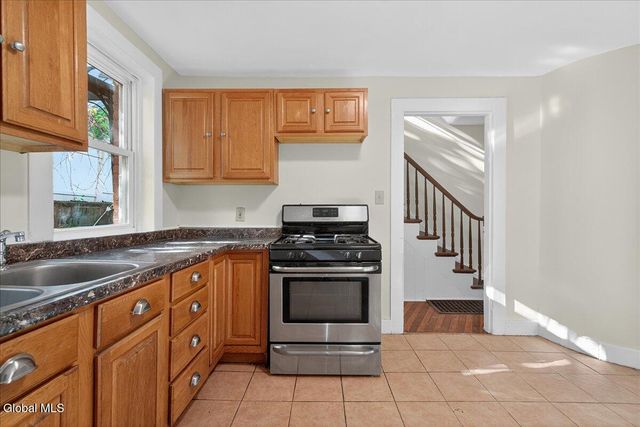 98 Livingston Avenue, Albany, NY 12207