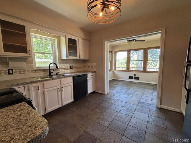 4784 Sylvester Avenue, Waterford, MI 48329