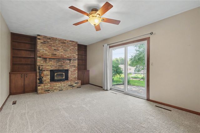 2851 27th Avenue, Marion, IA 52302