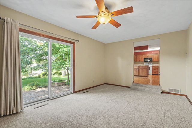 2851 27th Avenue, Marion, IA 52302