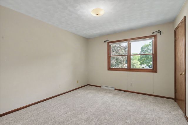2851 27th Avenue, Marion, IA 52302
