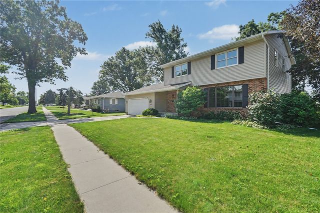 2851 27th Avenue, Marion, IA 52302