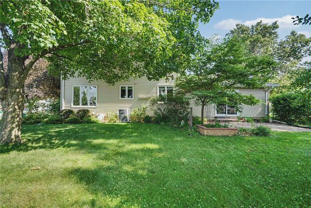 2851 27th Avenue, Marion, IA 52302