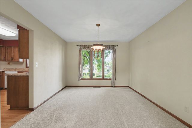 2851 27th Avenue, Marion, IA 52302