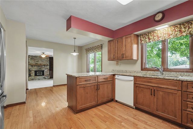 2851 27th Avenue, Marion, IA 52302