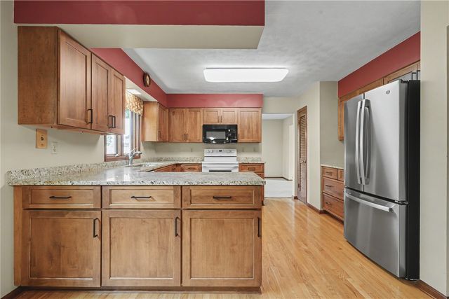 2851 27th Avenue, Marion, IA 52302