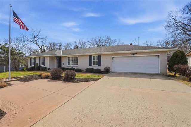 3513 W 47 Street, Roeland Park, KS 66205