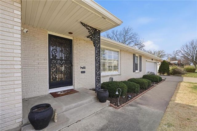 3513 W 47 Street, Roeland Park, KS 66205