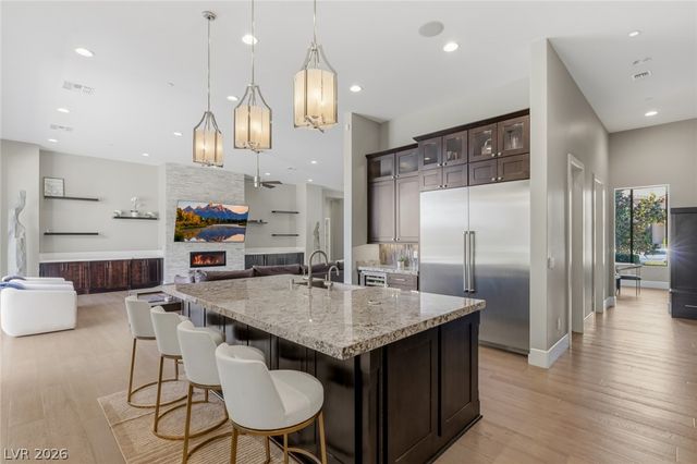 5 Crystal Tree Pass, Henderson, NV 89052