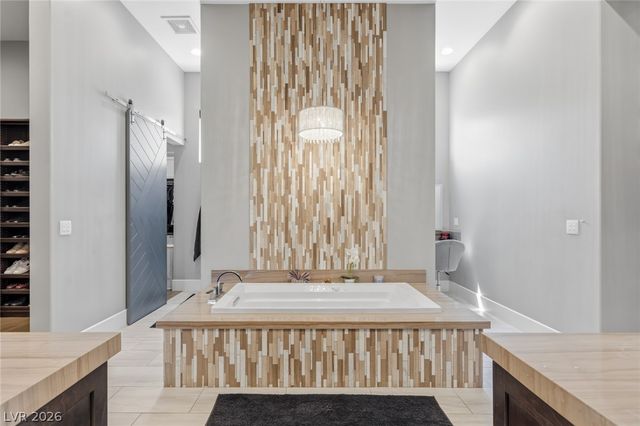 5 Crystal Tree Pass, Henderson, NV 89052