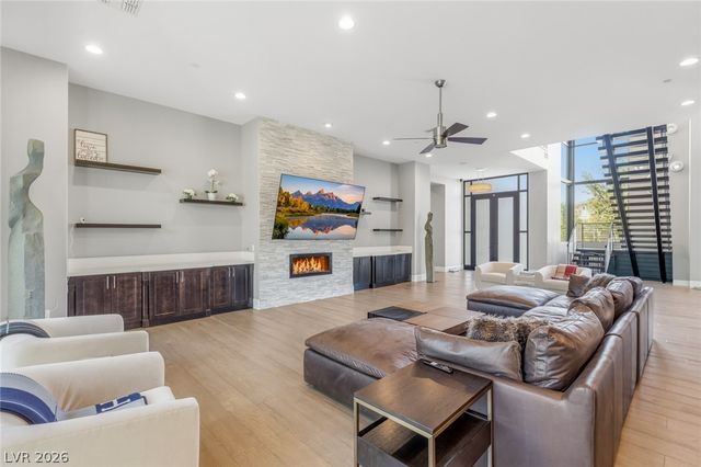 5 Crystal Tree Pass, Henderson, NV 89052