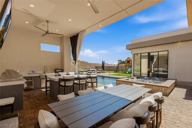 5 Crystal Tree Pass, Henderson, NV 89052