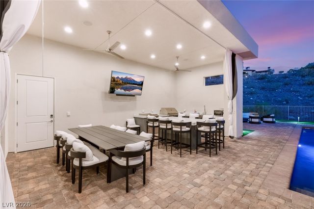 5 Crystal Tree Pass, Henderson, NV 89052