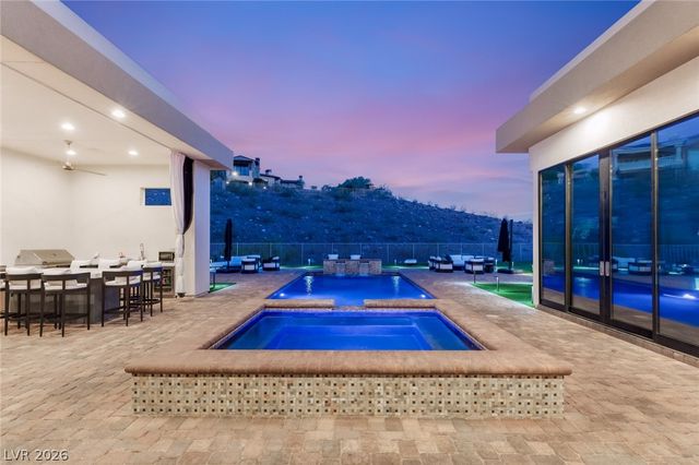 5 Crystal Tree Pass, Henderson, NV 89052