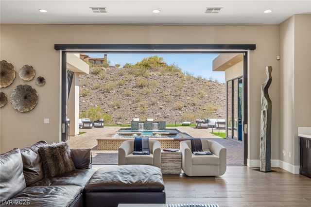 5 Crystal Tree Pass, Henderson, NV 89052