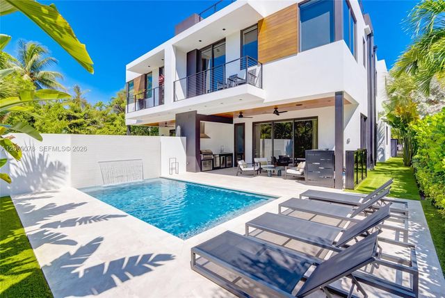 2290 SW 13th Street, Miami, FL 33145