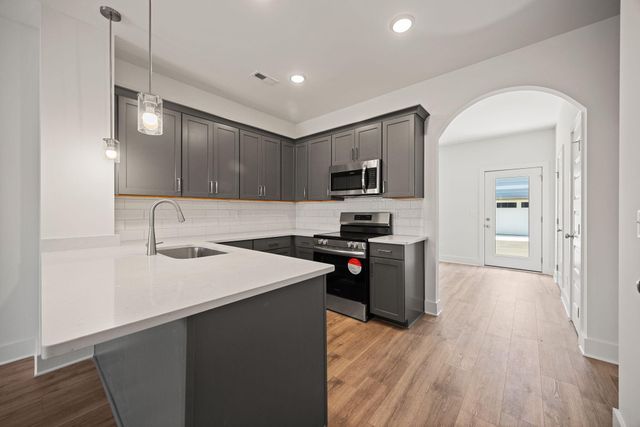 2441 E 17th Street, Chattanooga, TN 37404