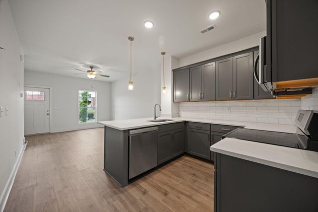 2441 E 17th Street, Chattanooga, TN 37404