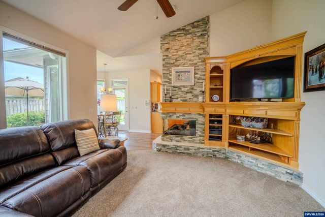 915 Irwin Ct NE, Keizer, OR 97303