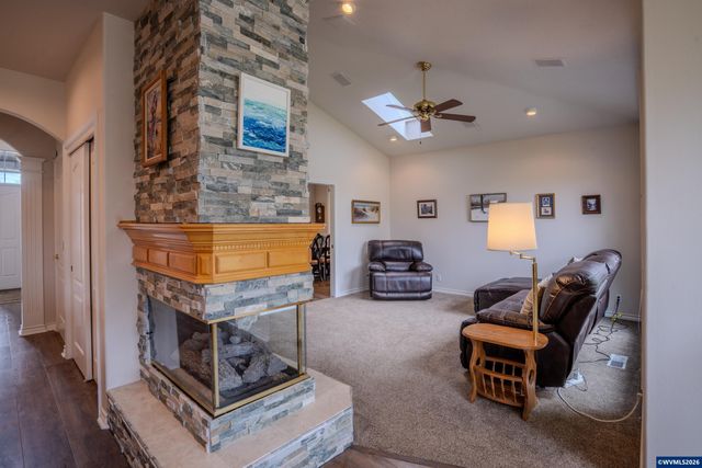 915 Irwin Ct NE, Keizer, OR 97303