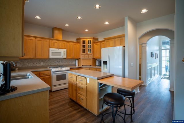 915 Irwin Ct NE, Keizer, OR 97303