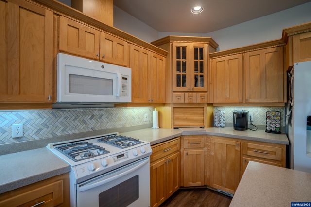 915 Irwin Ct NE, Keizer, OR 97303