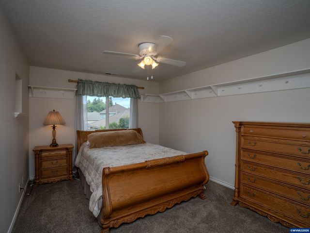 915 Irwin Ct NE, Keizer, OR 97303