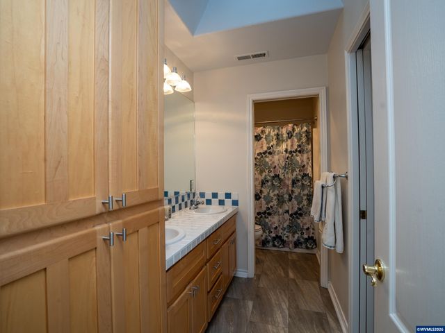 915 Irwin Ct NE, Keizer, OR 97303