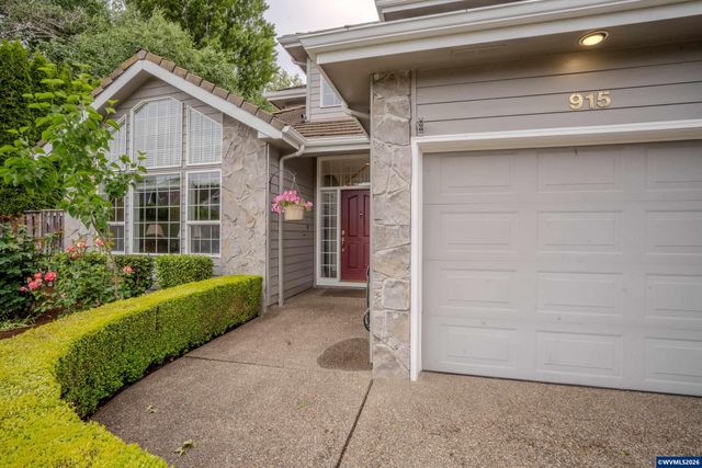 915 Irwin Ct NE, Keizer, OR 97303