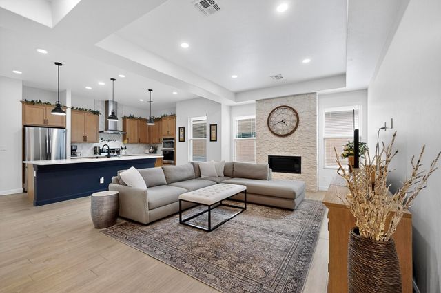 7746 Majesty Court NW, Albuquerque, NM 87107