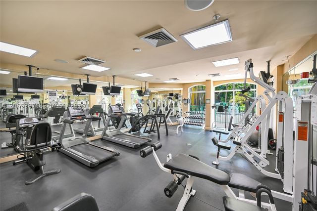 6001 SW 70th St 227, South Miami, FL 33143