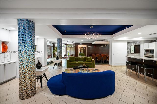 6001 SW 70th St 227, South Miami, FL 33143