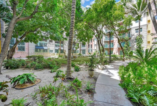 6001 SW 70th St 227, South Miami, FL 33143