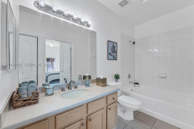 6001 SW 70th St 227, South Miami, FL 33143