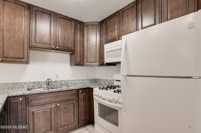 822 S Langley Ave Unit 207, Tucson, AZ 85710