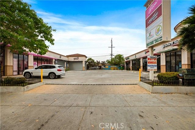 3006 E Florence Avenue, Huntington Park, CA 90255