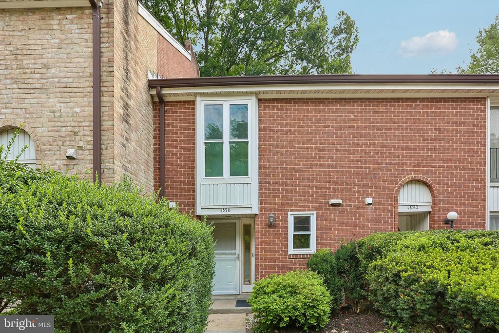 1918 GREENHAVEN DR, Baltimore, MD 21209