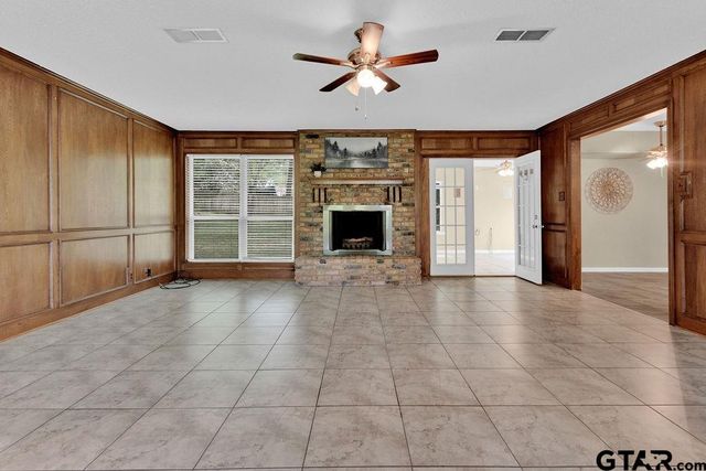 216 Treetop Lane, Hideaway, TX 75771