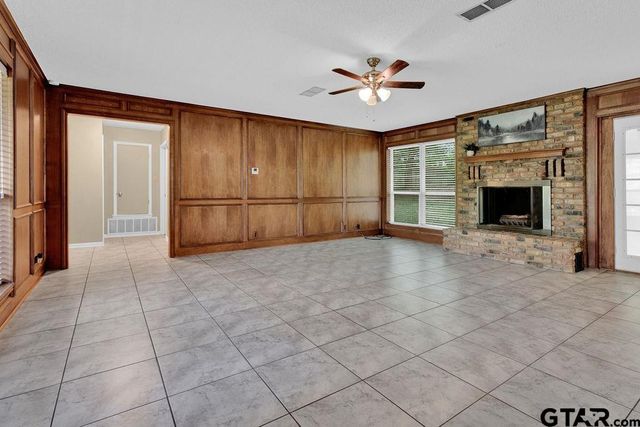 216 Treetop Lane, Hideaway, TX 75771
